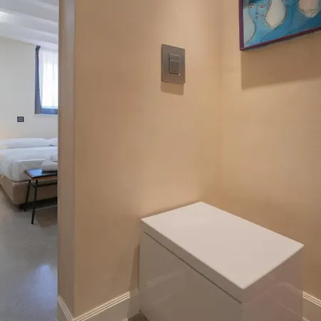 Appartement Nobiliare Di Design In Centro Storico A 2 Passi Dal Mare