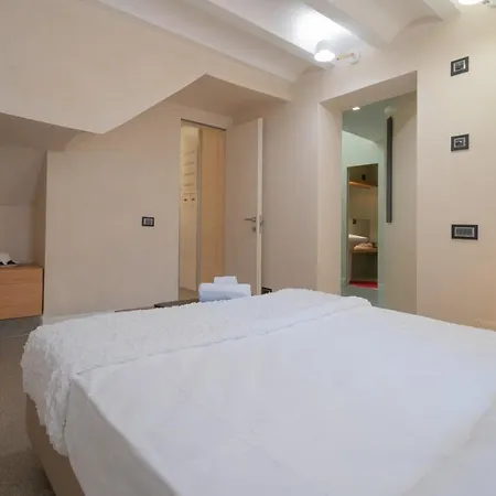 Appartement Nobiliare Di Design In Centro Storico A 2 Passi Dal Mare Cefalù