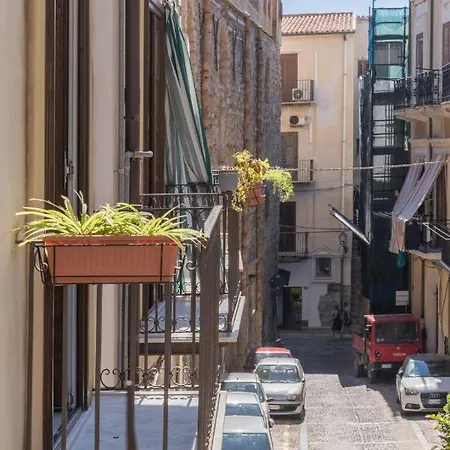 Lejlighed Nobiliare Di Design In Centro Storico A 2 Passi Dal Mare